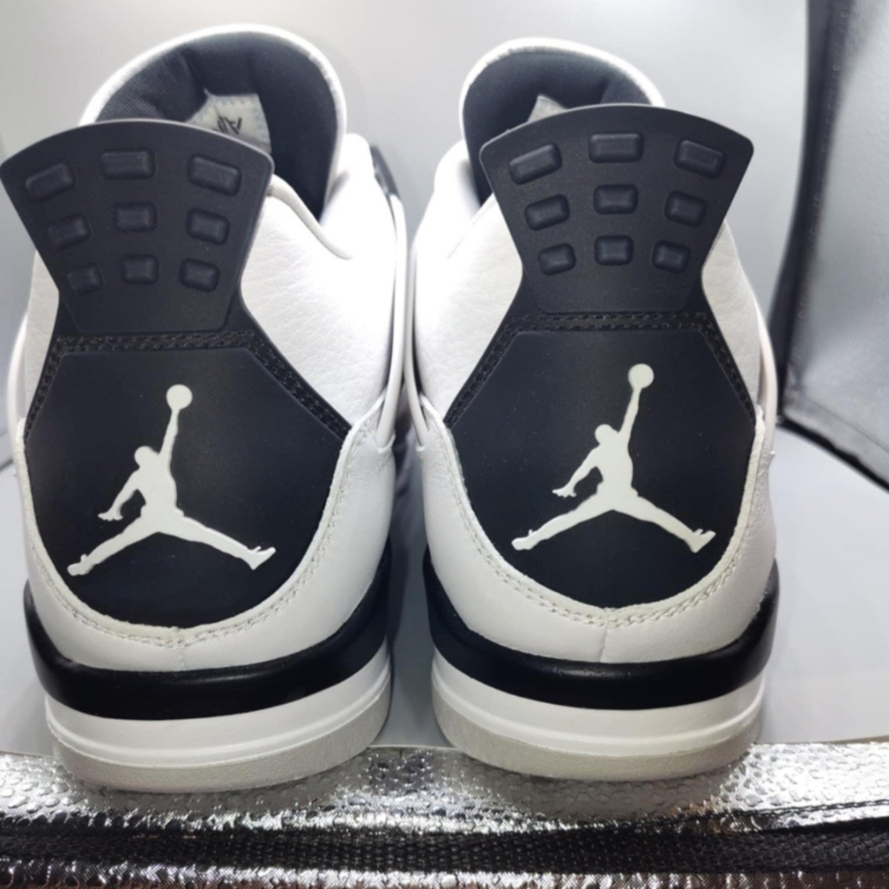 Men's size 10 Jordan 4 Military Black - Picture 4 of 15